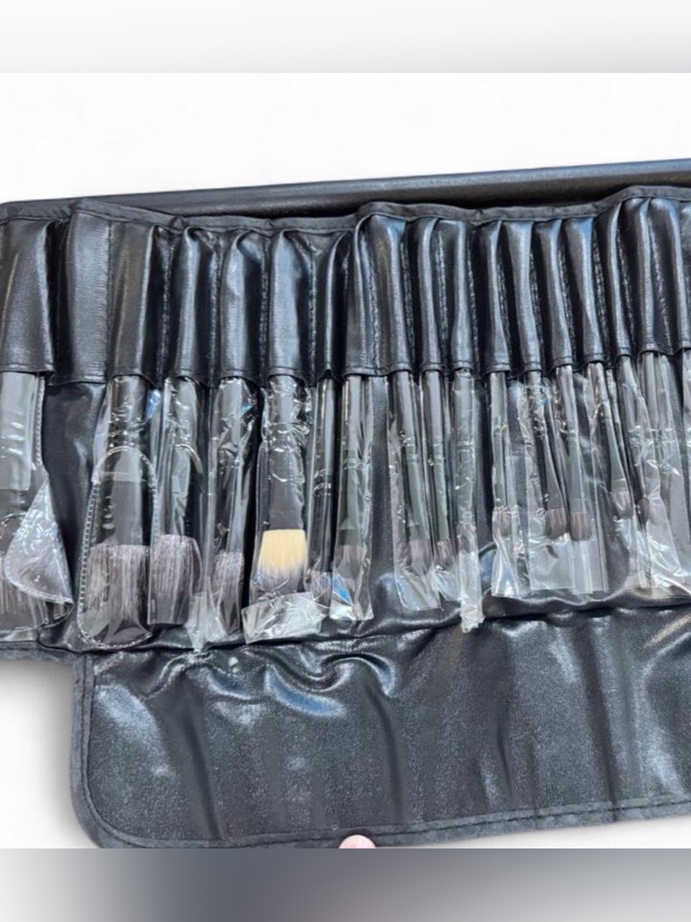 32-Piece Black Professional Makeup Brush Set with Roll Case
